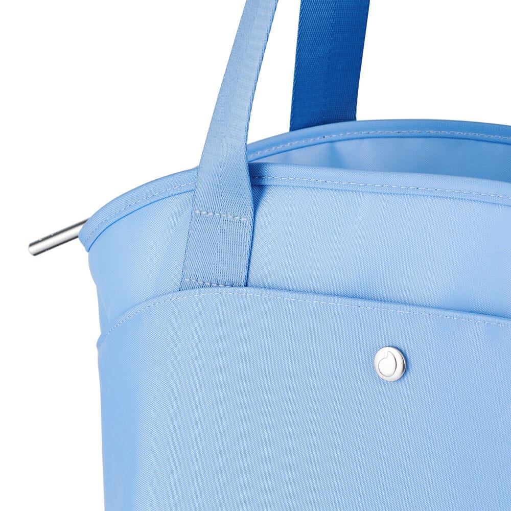 lunch-tote-d1 5341821_02-Swell-Lunch-Tote-Bag-Chambray-Blue-Pocket-Detail_3bd7.jpg
