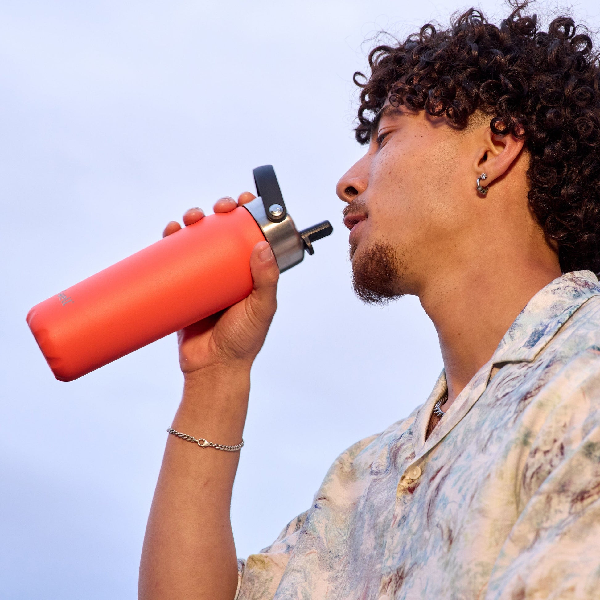 explorer-with-flip-straw-lid-24oz-k4 Swell-Radiant-Coral-Explorer.jpg