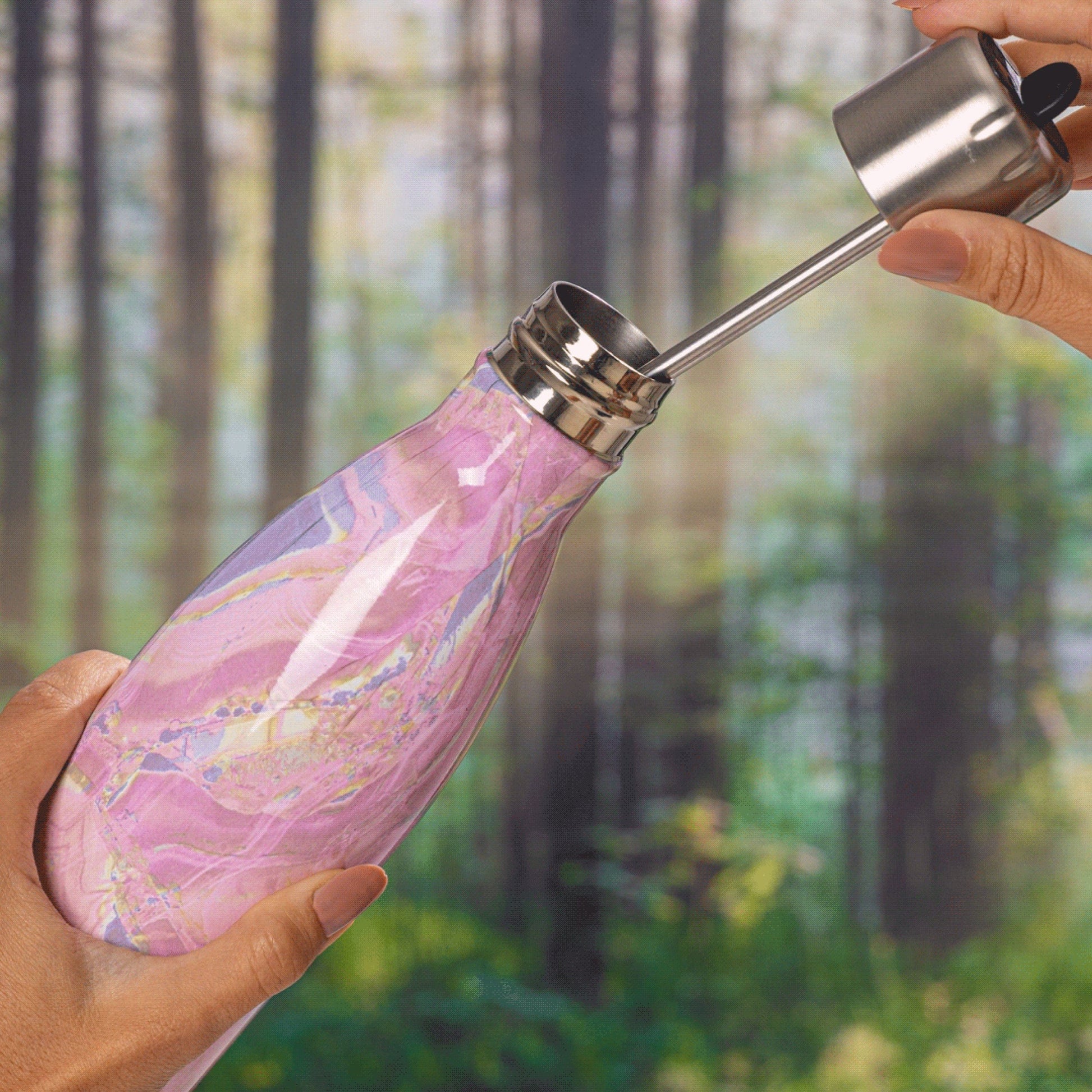 original-bottle-with-flip-straw-cap-17oz-j5 Swell-Water-Bottle-With-Straw-17oz-Pink-Geode-Rose-LifeStyle.jpg