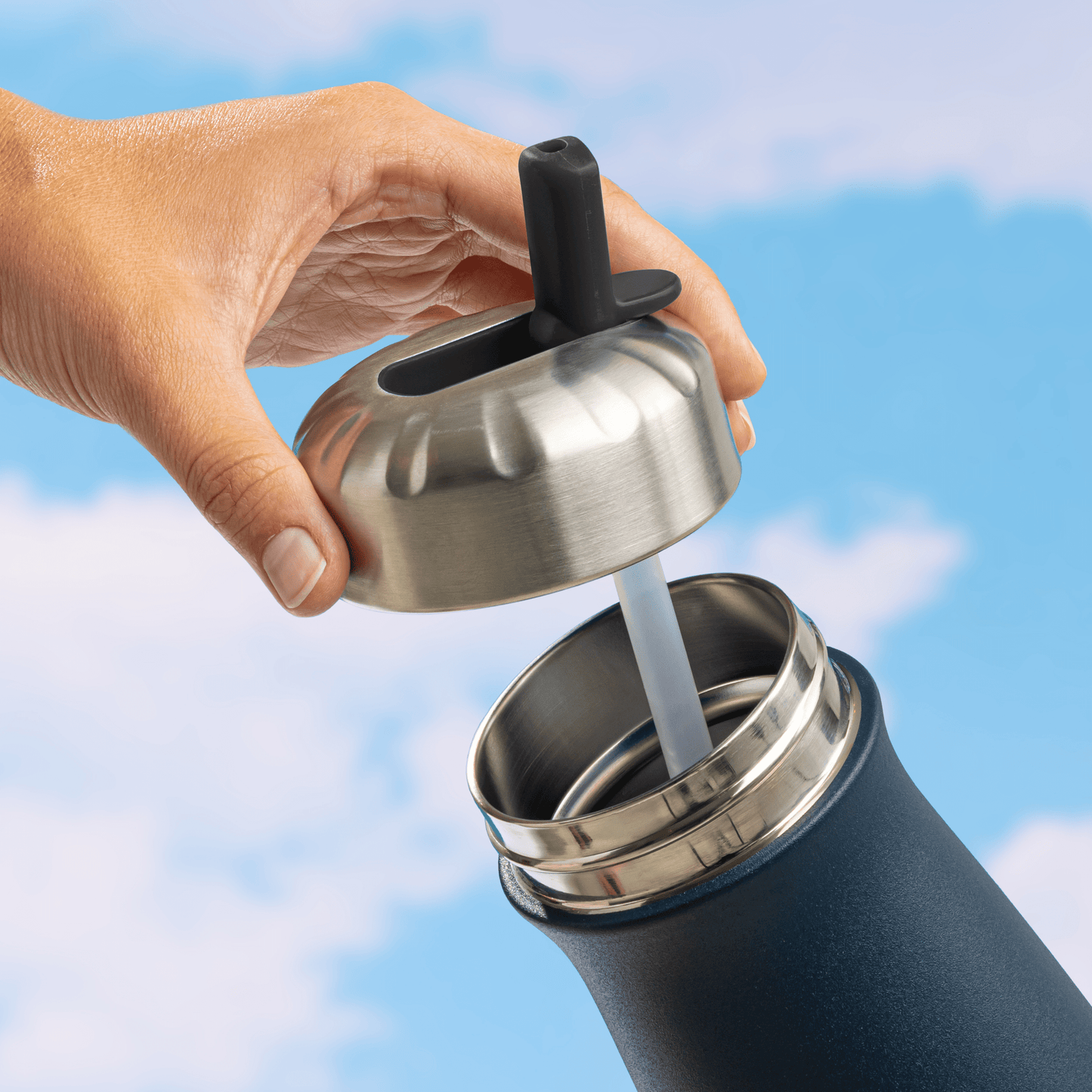 traveler-flip-straw-lid-w0 Swell_Flip_Straw_Cap_Traveler-Straw-Down-Bottle-1.png