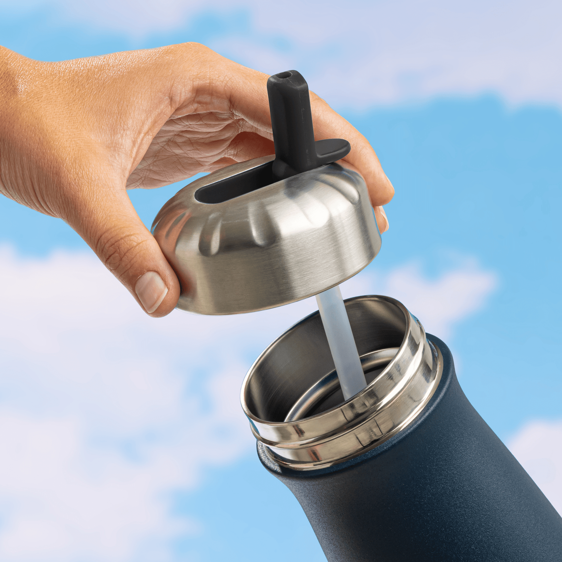 traveler-flip-straw-lid-w0 Swell_Flip_Straw_Cap_Traveler-Straw-Down-Bottle-1.png
